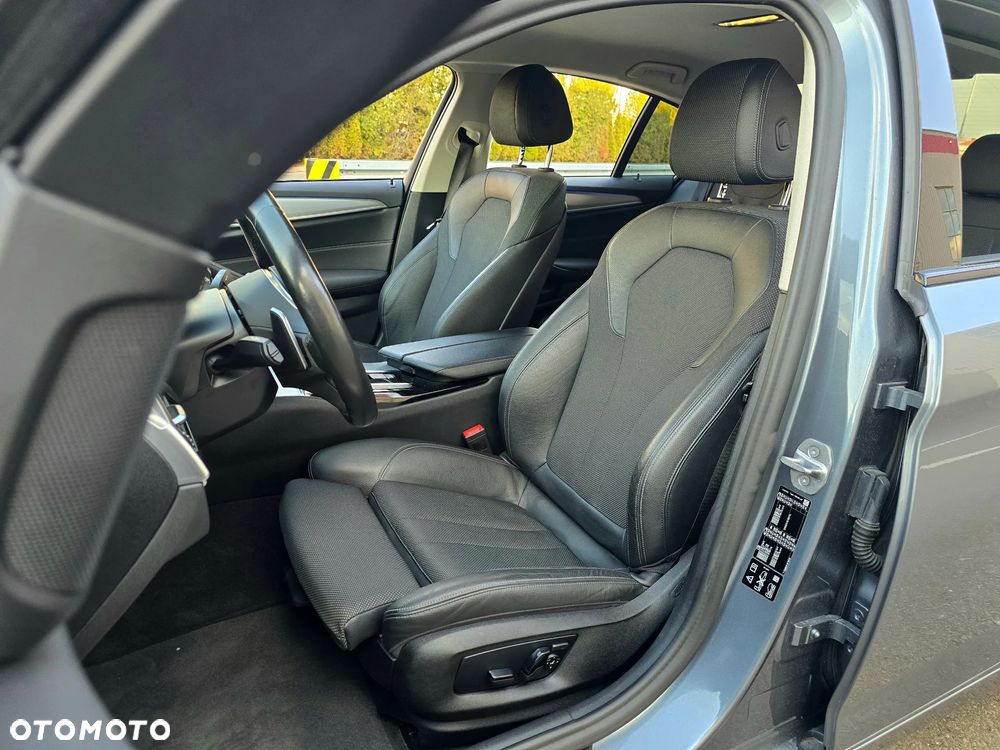 BMW Seria 5 530i xDrive Luxury Line sport - 10