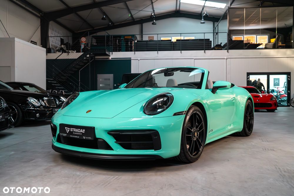 Porsche 911 Carrera 4 GTS - 5