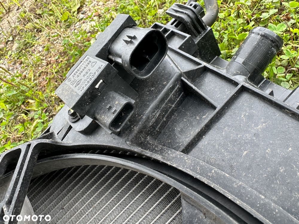 Smart 453 FORFOUR  maska grill atrapa błotnik wentylator  chłodnice  łapacz  lakier ECN czarny - 37