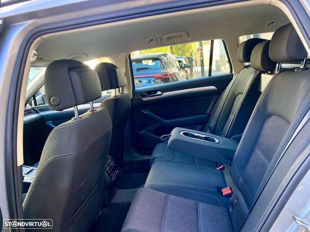 VW Passat Variant 2.0 TDI Confortline DSG - 25