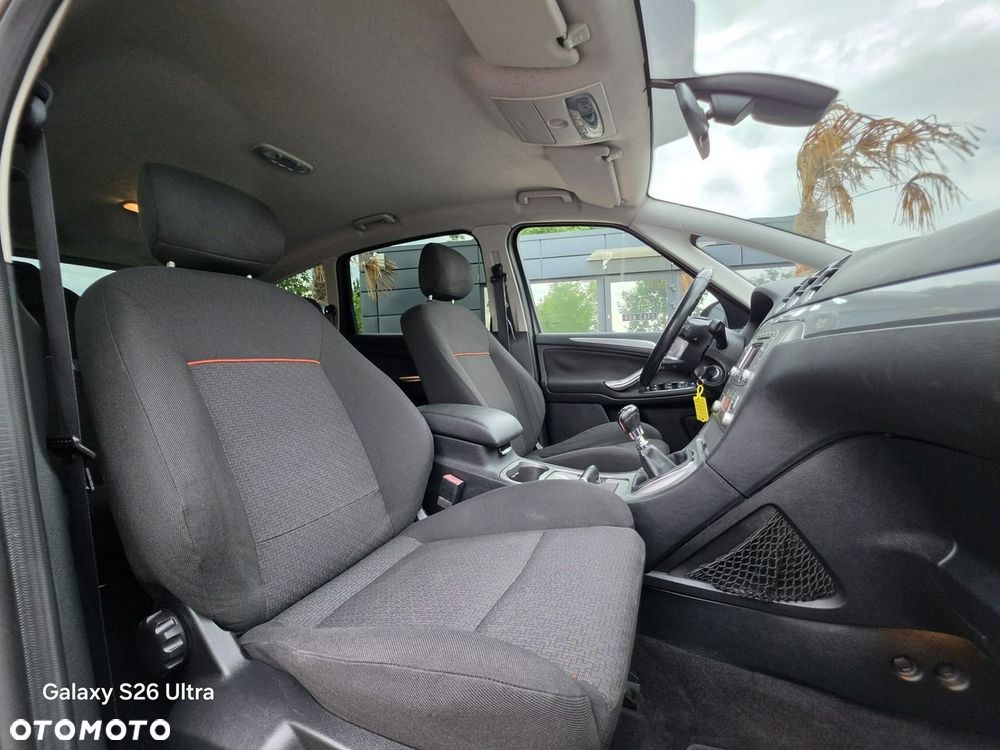 Ford S-Max - 32