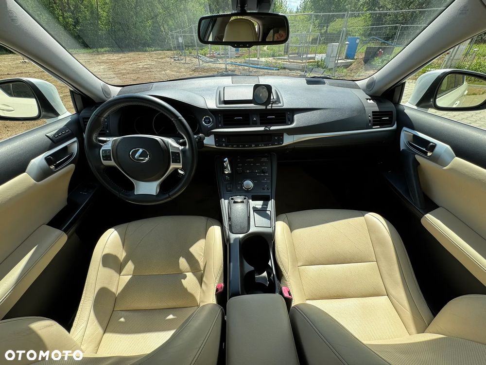 Lexus CT 200h Prestige - 10