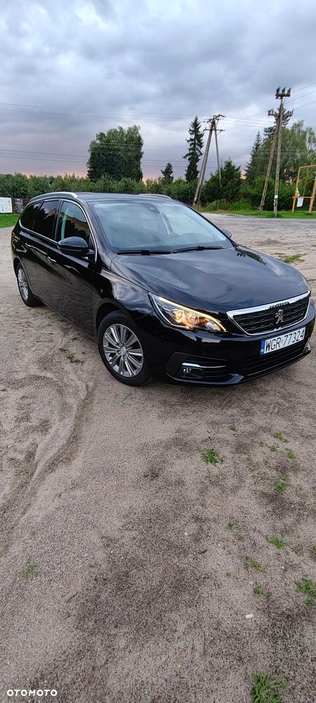Peugeot 308 1.2 PureTech GPF Allure S&S - 16