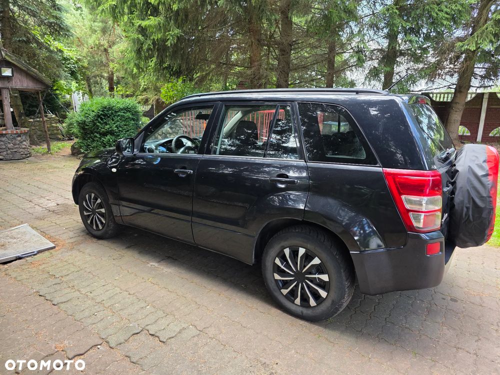 Suzuki Grand Vitara 2.0 Club Family - 5