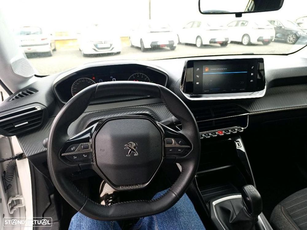 Peugeot 208 - 4