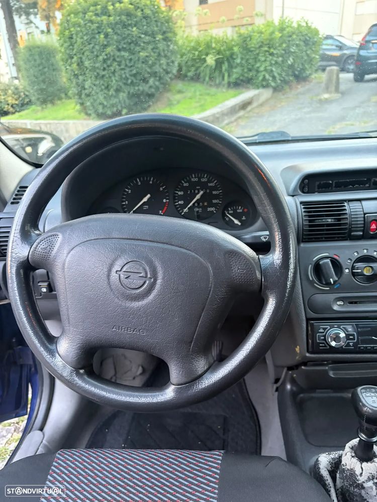 Opel Corsa 1.2 16V - 5