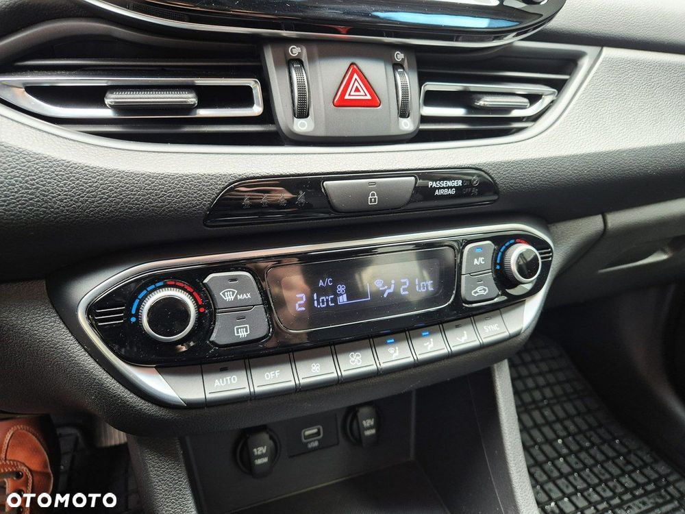 Hyundai i30 1.5 T-GDI 48V-Hybrid EDITION 30 - 16
