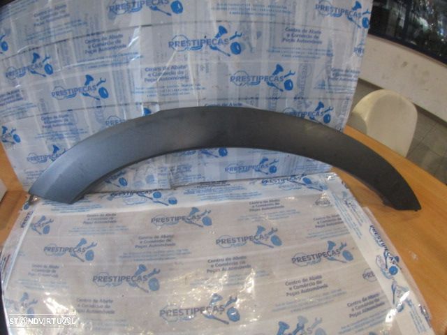 Grelha Friso 5171333086706 BMW X3 E83 FASE 2 2008 2.0D 4X4 177CV 5P BEGE TR ESQ GRE GUARDA LAMAS - 1