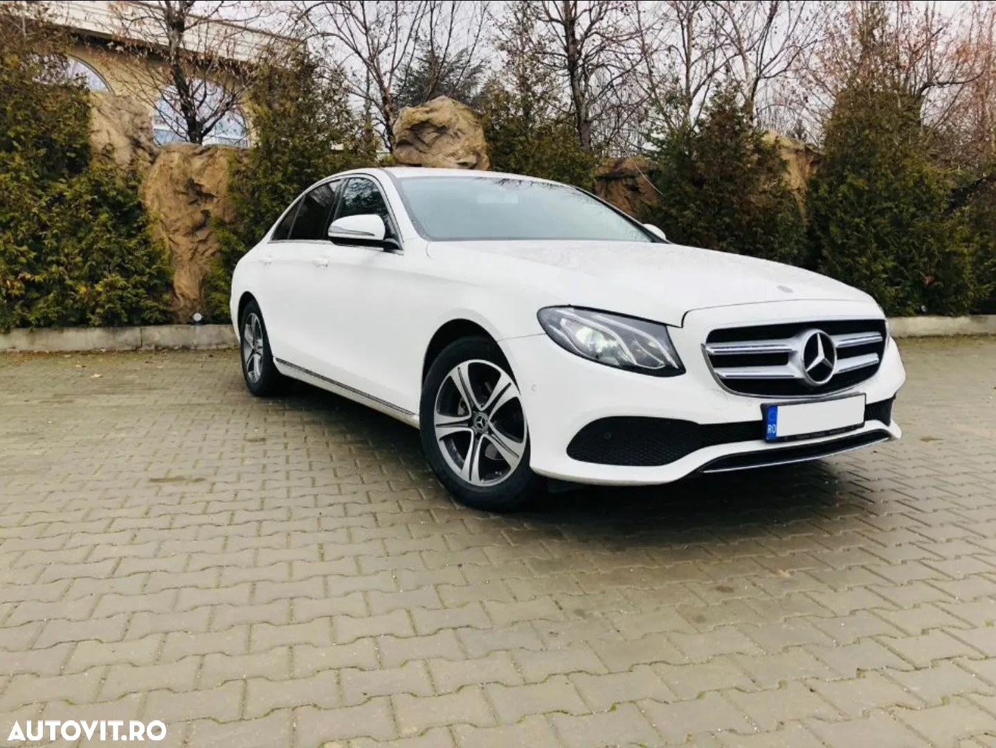 Mercedes-Benz E 200 4Matic 9G-TRONIC - 5