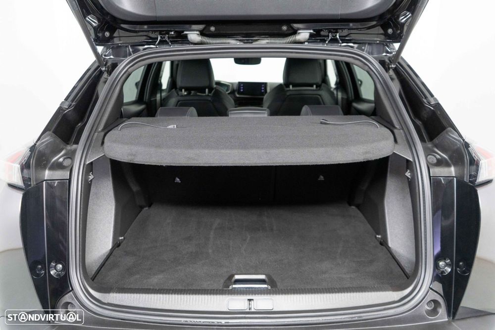 Peugeot 2008 1.2 PureTech GT EAT8 - 11