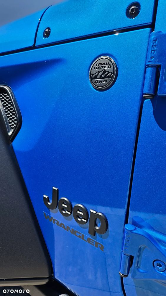 Jeep Wrangler - 24