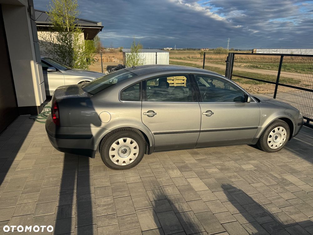 Volkswagen Passat 1.9 TDI - 13
