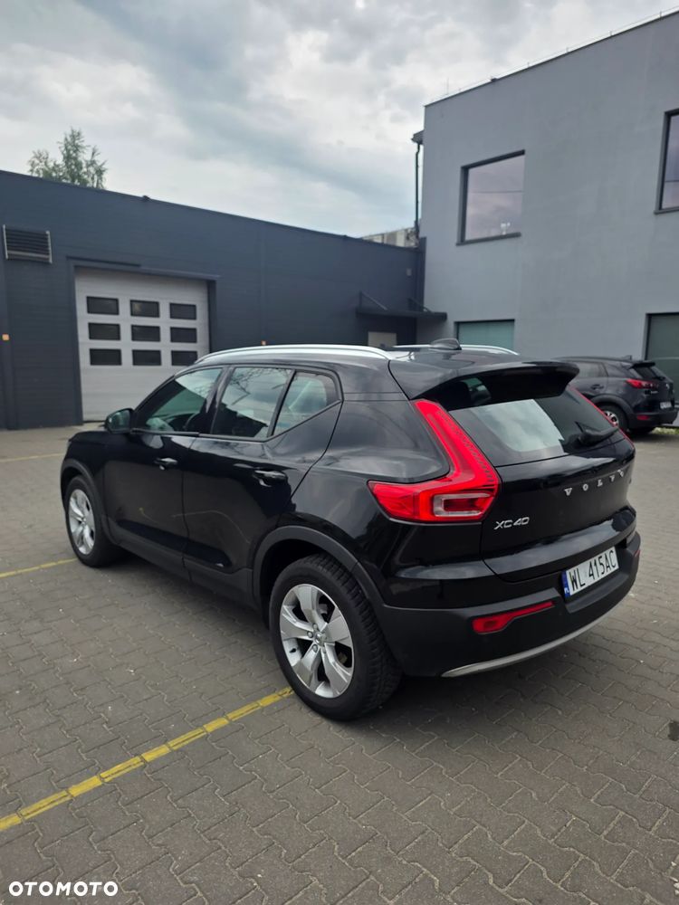 Volvo XC 40 T3 Geartronic Momentum Pro - 4