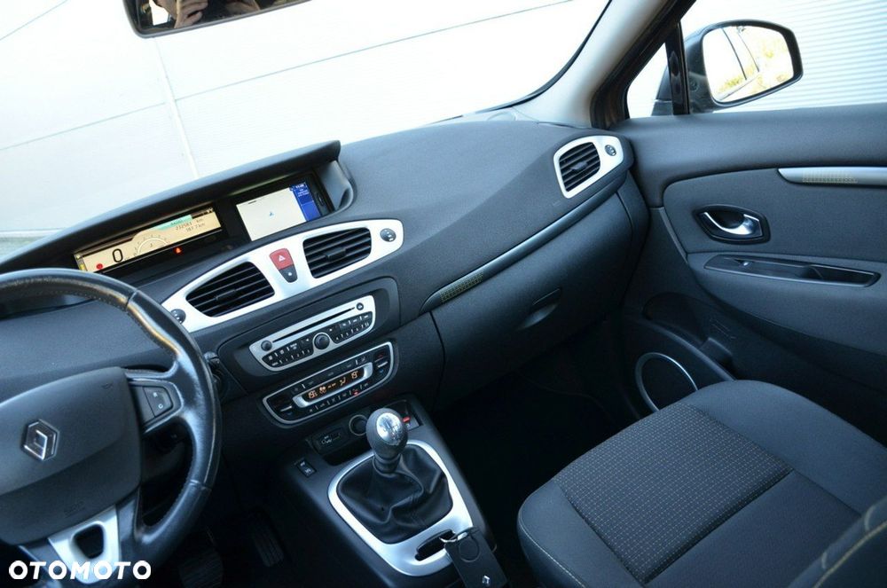 Renault Grand Scenic - 29