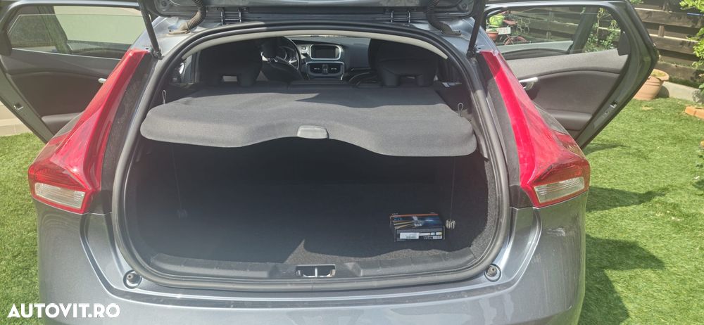 Volvo V40 D2 Momentum - 5