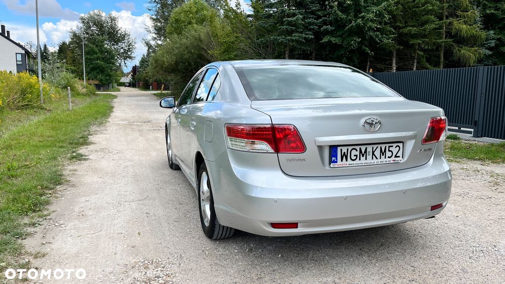 Toyota Avensis 1.8 Sol - 5