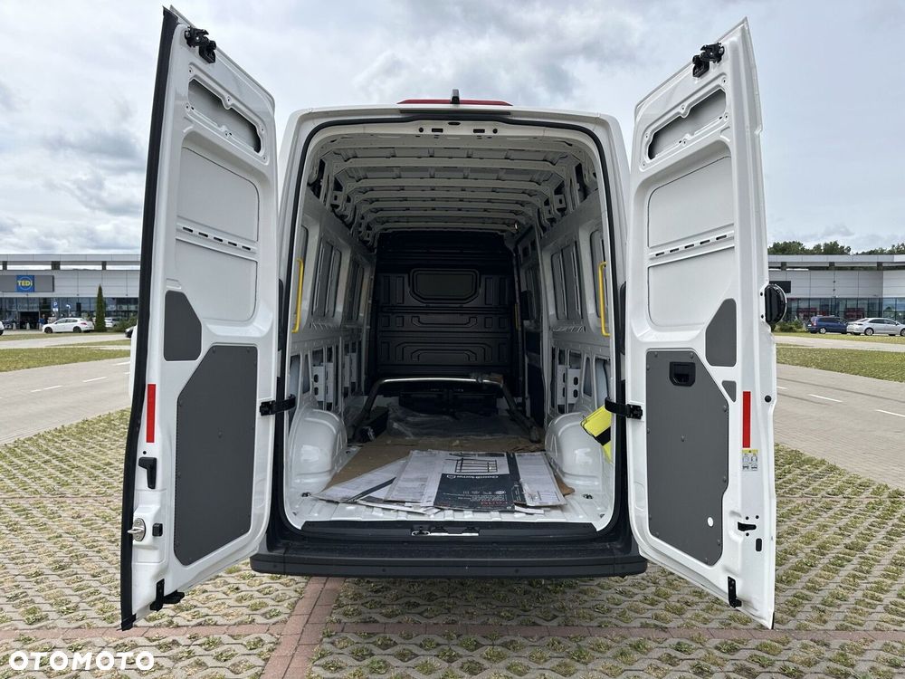 Volkswagen Crafter 35 Furgon, 2,0 TDI SCR 177KM,  6-bieg man., r.o: 4490 mm - 20