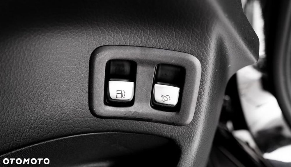 Mercedes-Benz GLC 300 e 4-Matic - 13
