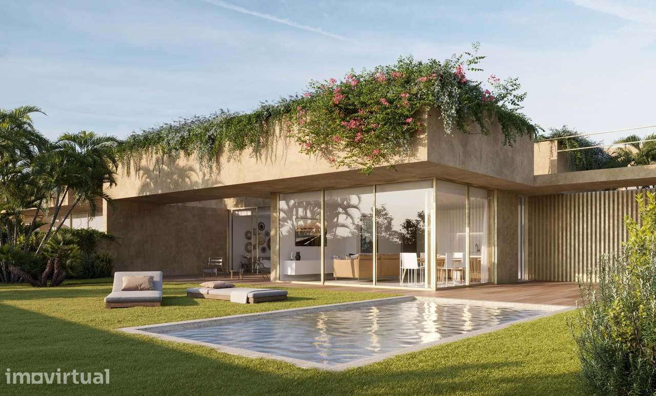 MODERNA MORADIA EM BANDA T2 COM PISCINA À VENDA, NA PRAIA DA LUZ - Grande imagem: 2/10