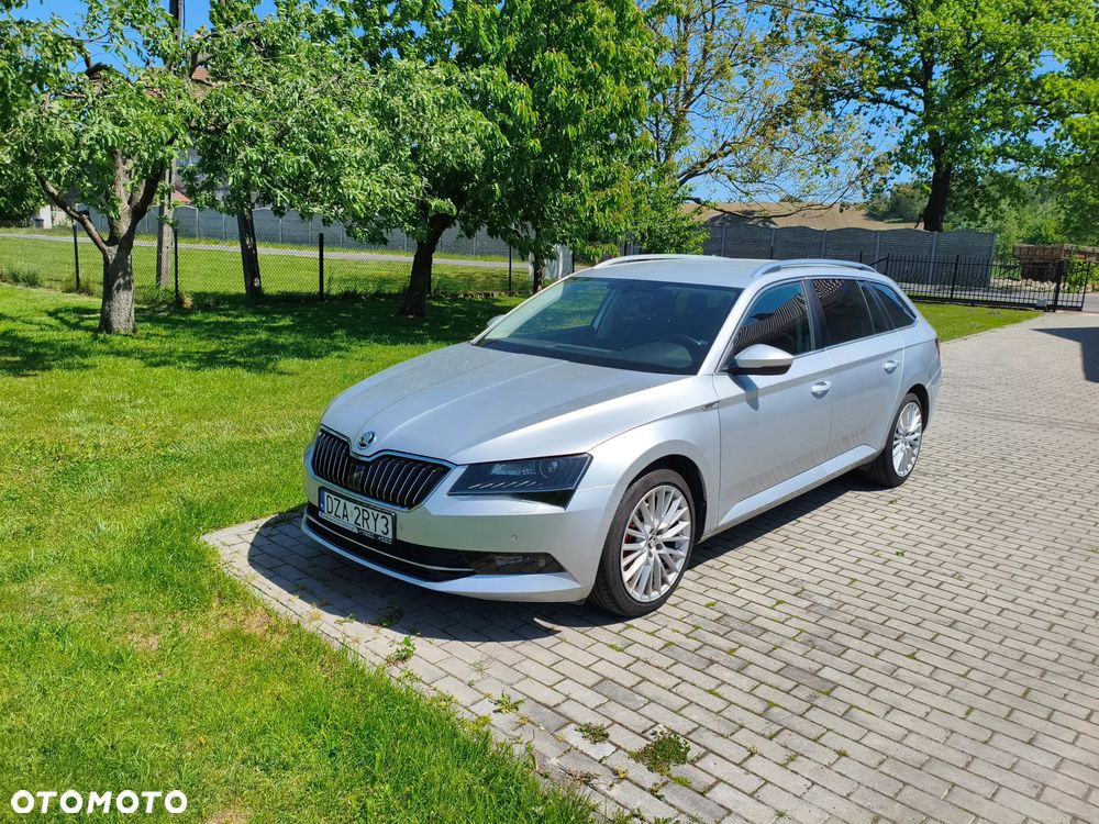 Skoda Superb 2.0 TDI Sportline - 4