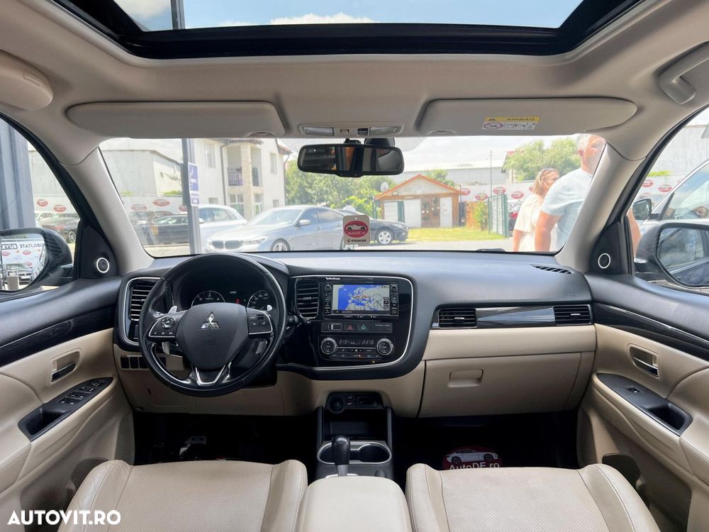 Mitsubishi Outlander - 8