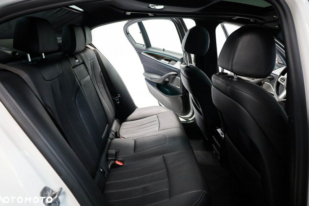 BMW Seria 5 530i mHEV M Sport sport - 30