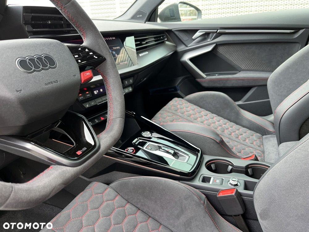 Audi RS3 Limousine - 25
