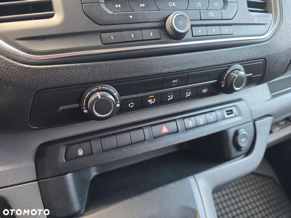 Peugeot Traveller 2016