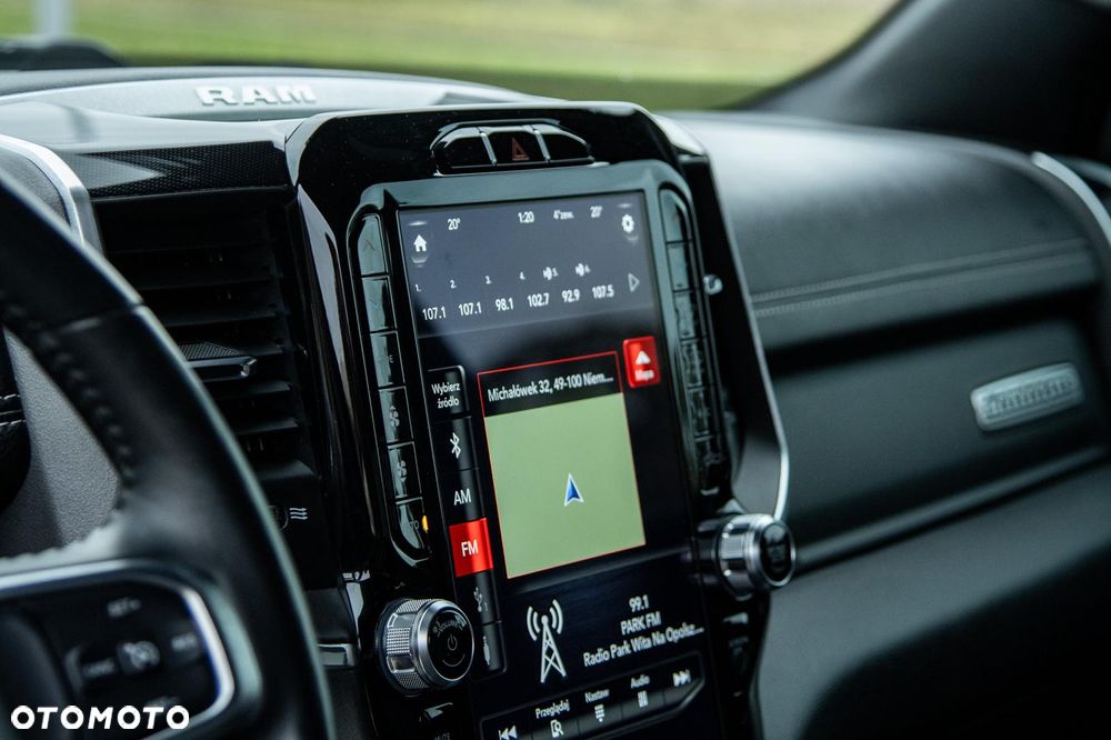 RAM 1500 5.7 Crew Cab Shortbed Laramie Black - 25