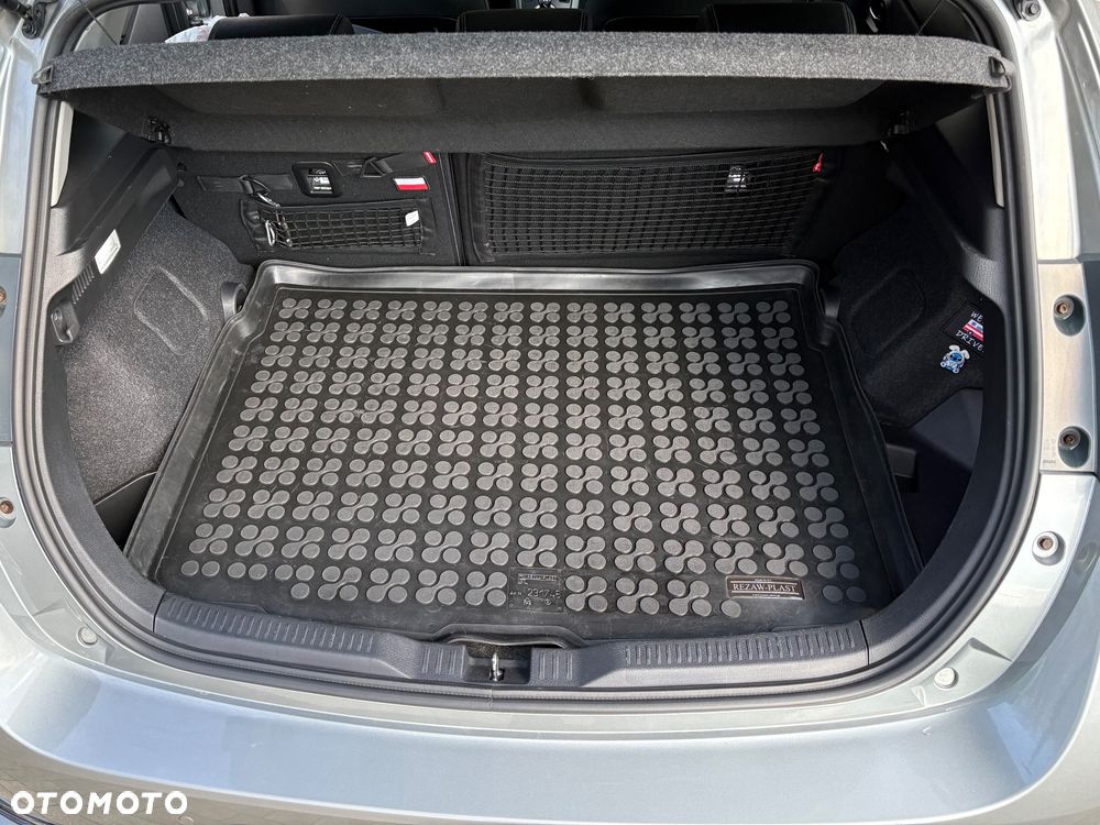 Toyota Auris Hybrid 135 Prestige - 40