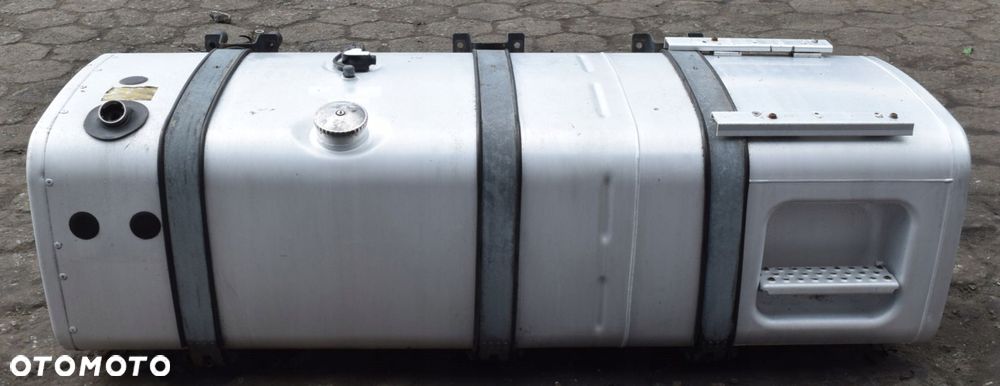 ZBIORNIK PALIWA z AdBlue MAN TGX TGS LOW DECK - 1