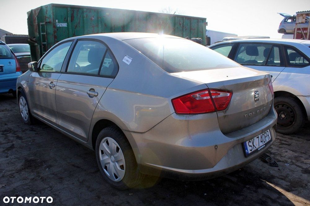 Seat Toledo IV 2015 1.2TSI CBZB Sedan (MASKA, ZDERZAK, LAMPA, BŁOTNIK, DRZWI, SZYBA, FOTEL) - 6