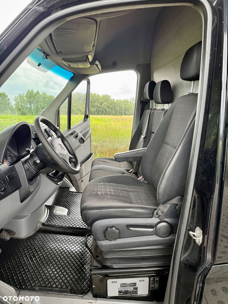 Mercedes-Benz Sprinter - 21