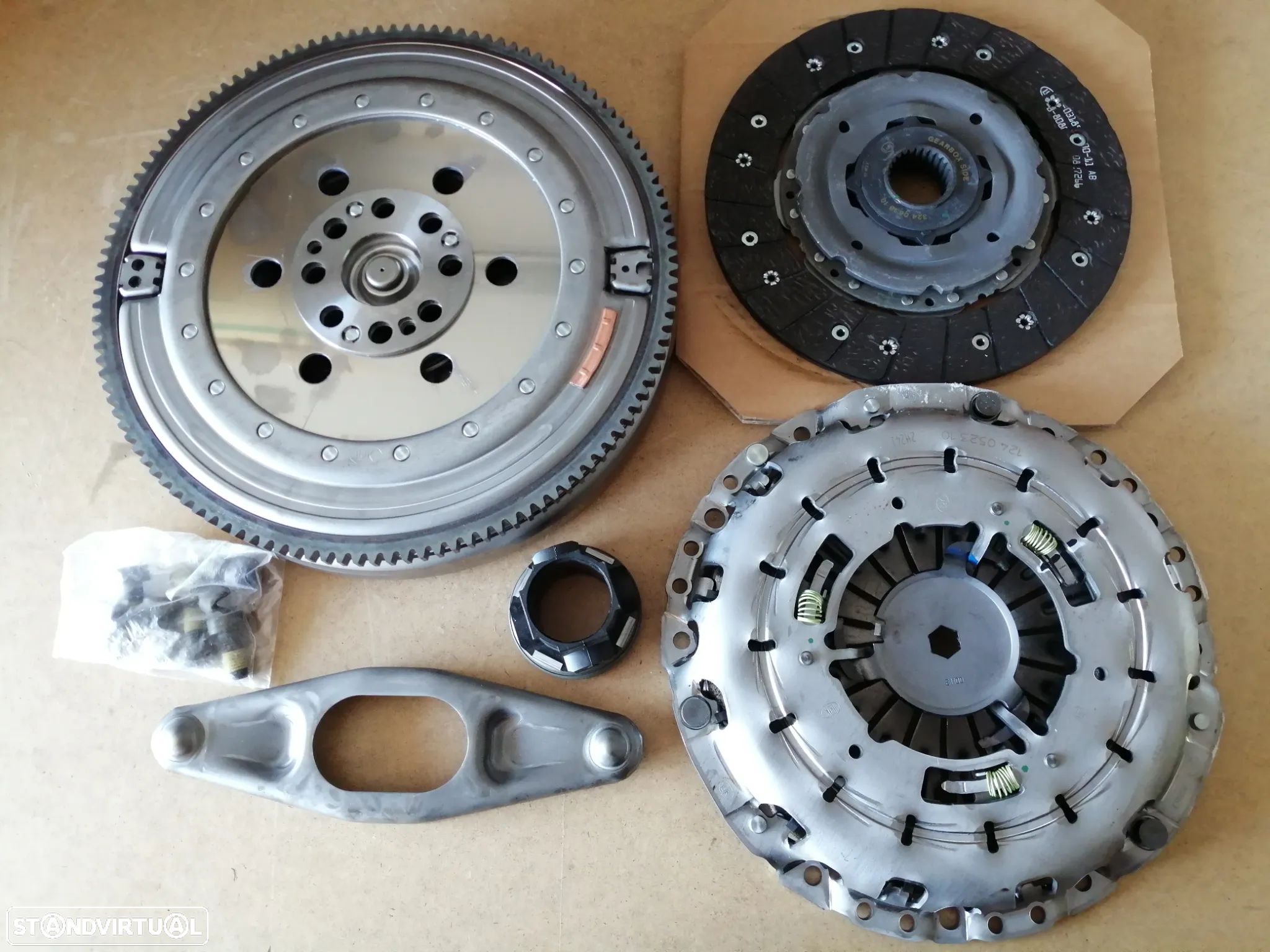Kit de Embraiagem - BMW 2.0d  ( 320d ) - 1