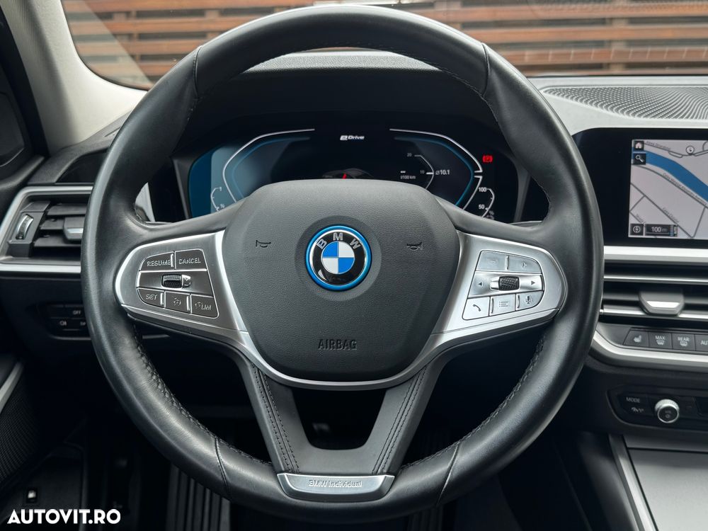 BMW Seria 3 330e Aut. Luxury Line - 20