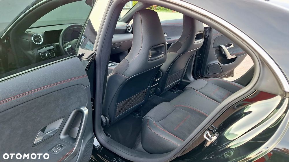 Mercedes-Benz CLA 200 AMG Line 7G-DCT - 12