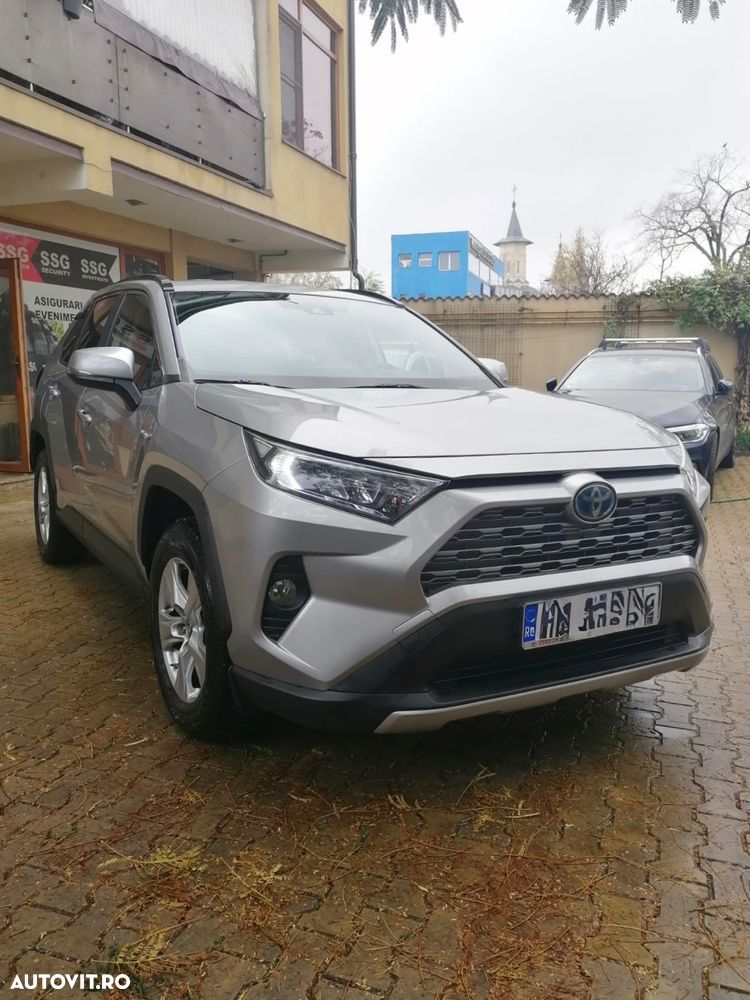 Toyota RAV4 - 1