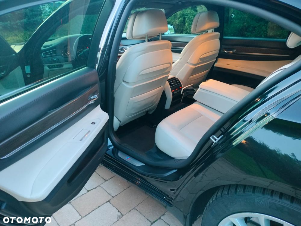 BMW Seria 7 740d - 18