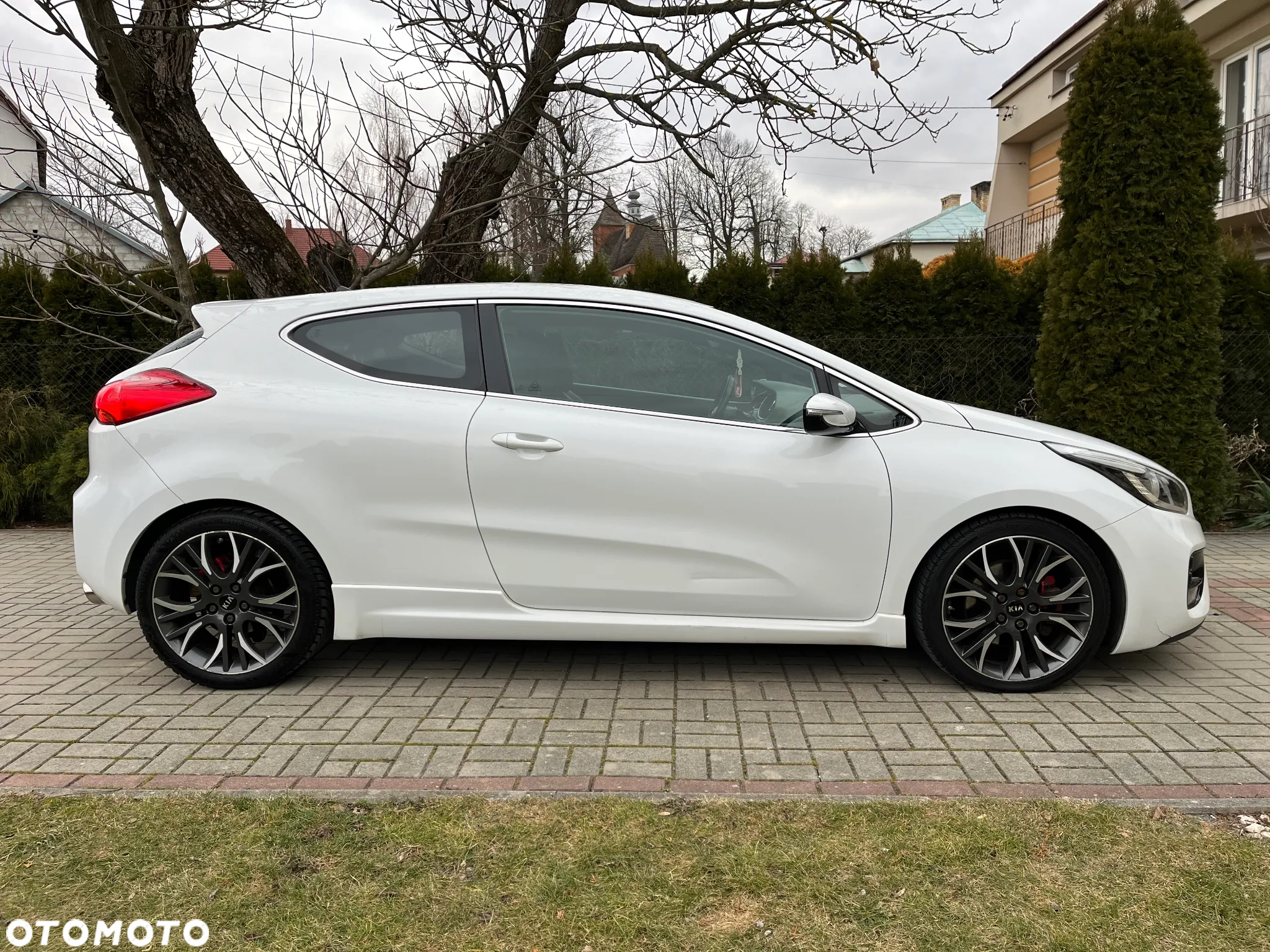 Kia Ceed 1.6 T-GDI GT - 4