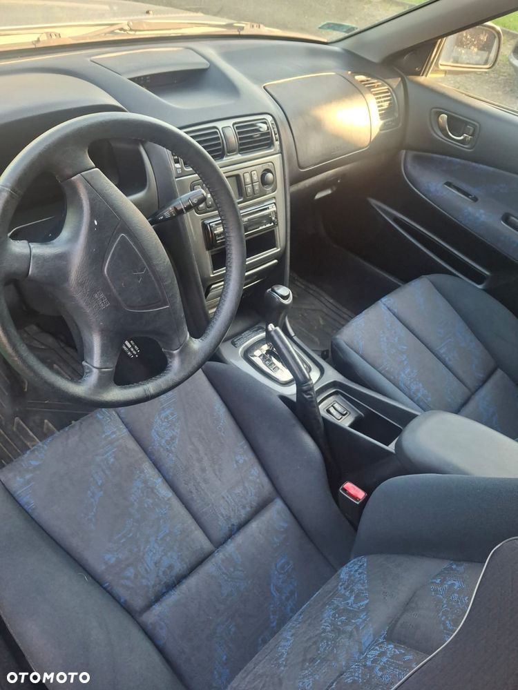 Mitsubishi Galant - 8