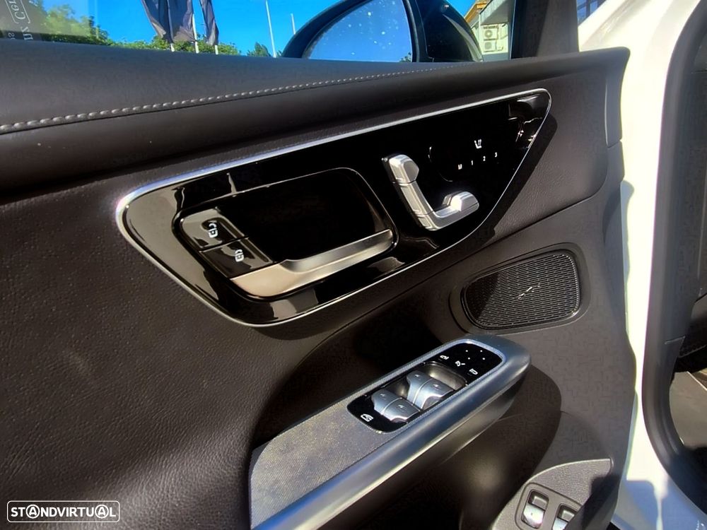 Mercedes-Benz GLC 300 e Coupe 4Matic 9G-TRONIC AMG Line Advanced - 4