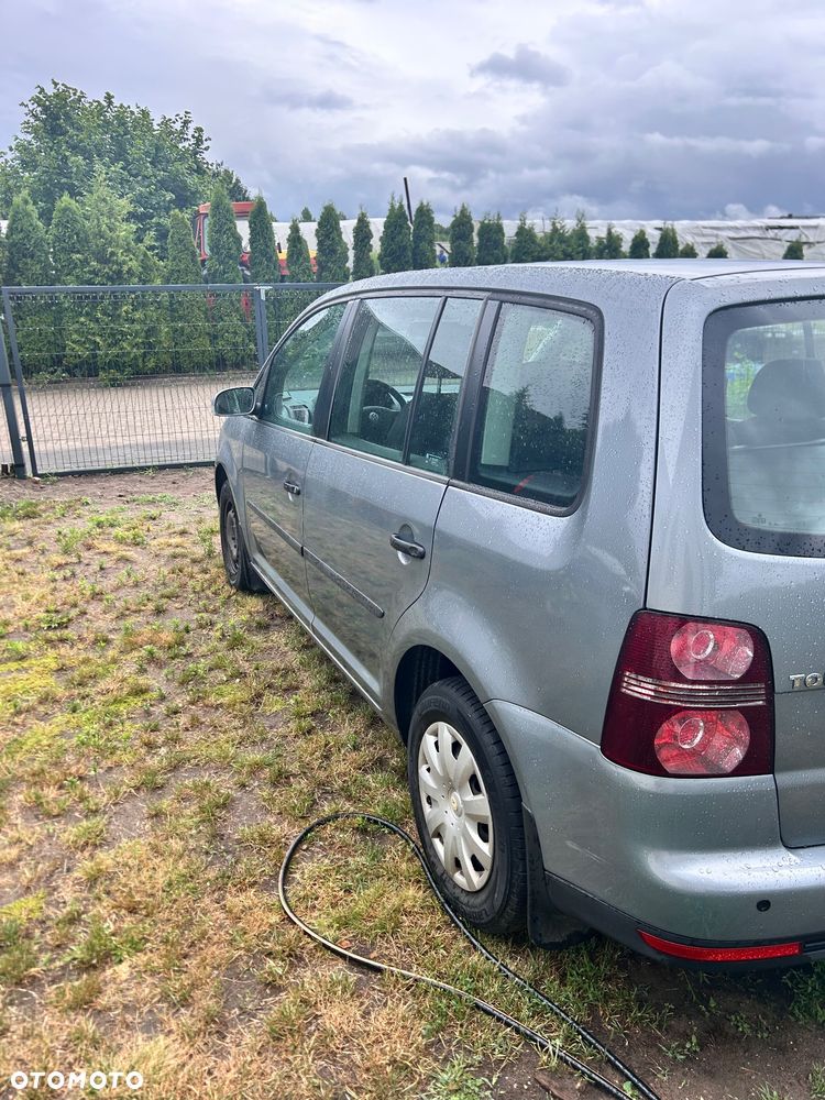 Volkswagen Touran 1.9 TDI Conceptline - 10