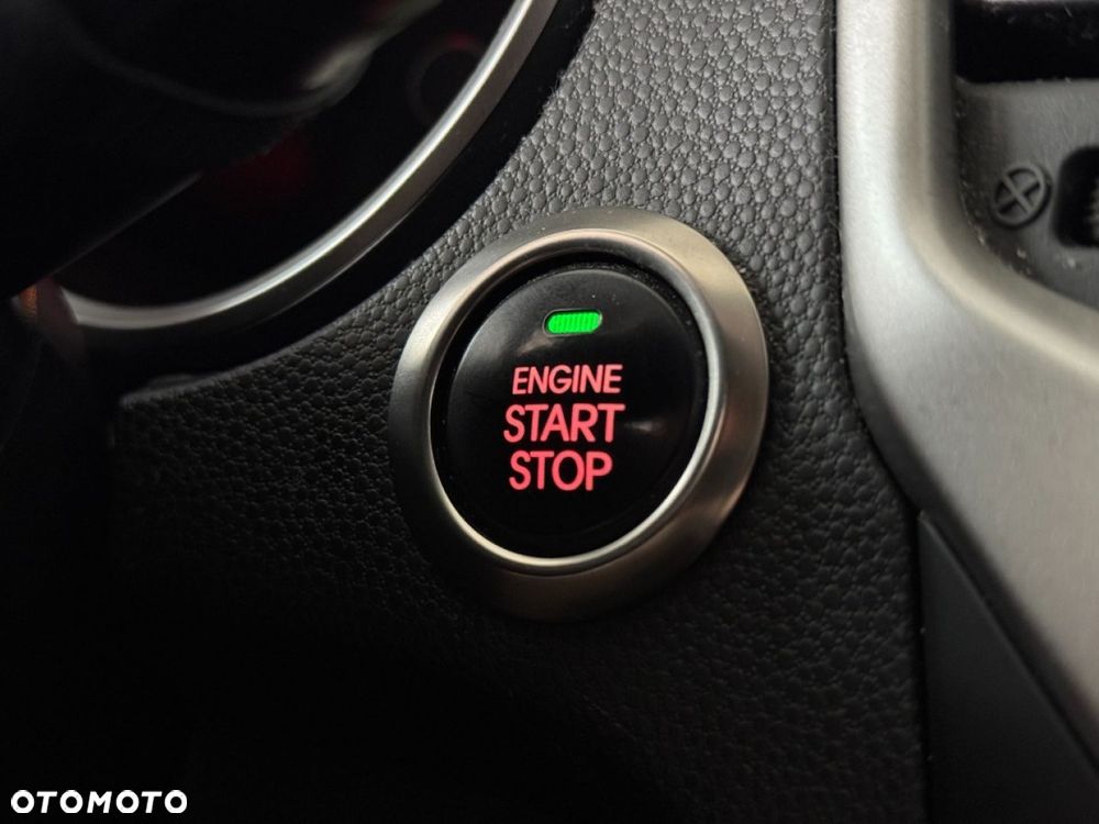 Kia Venga 1.4 CVVT UEFA EURO 2016 - 25