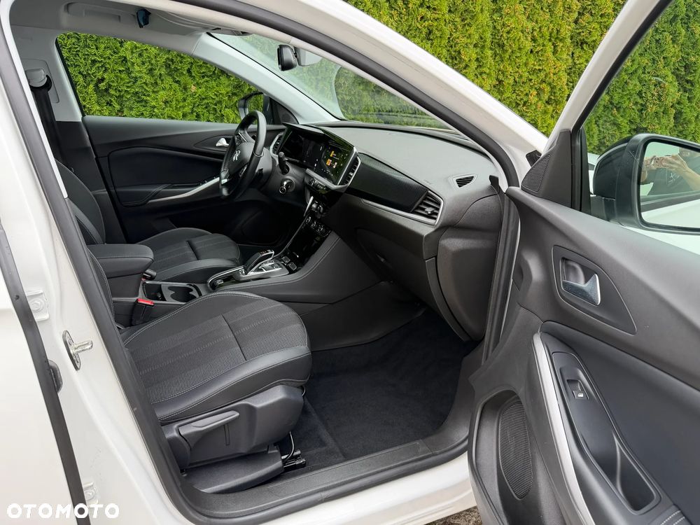 Opel Grandland 1.2 T Business Elegance S&S - 23