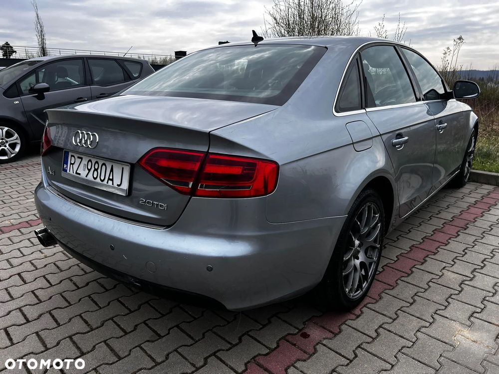 Audi A4 Limousine - 9