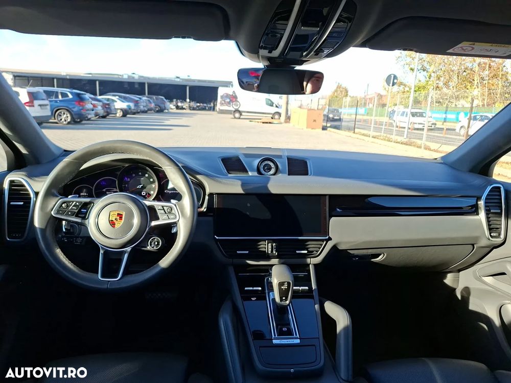 Porsche Cayenne Coupe - 12