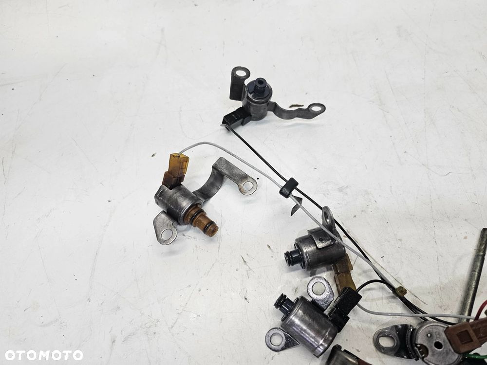 ZAWÓ ZAWORY ELEKTROMAGNETYCZNE SKRZYNI BIEGÓW VW SHARAN II DQ200 - 4