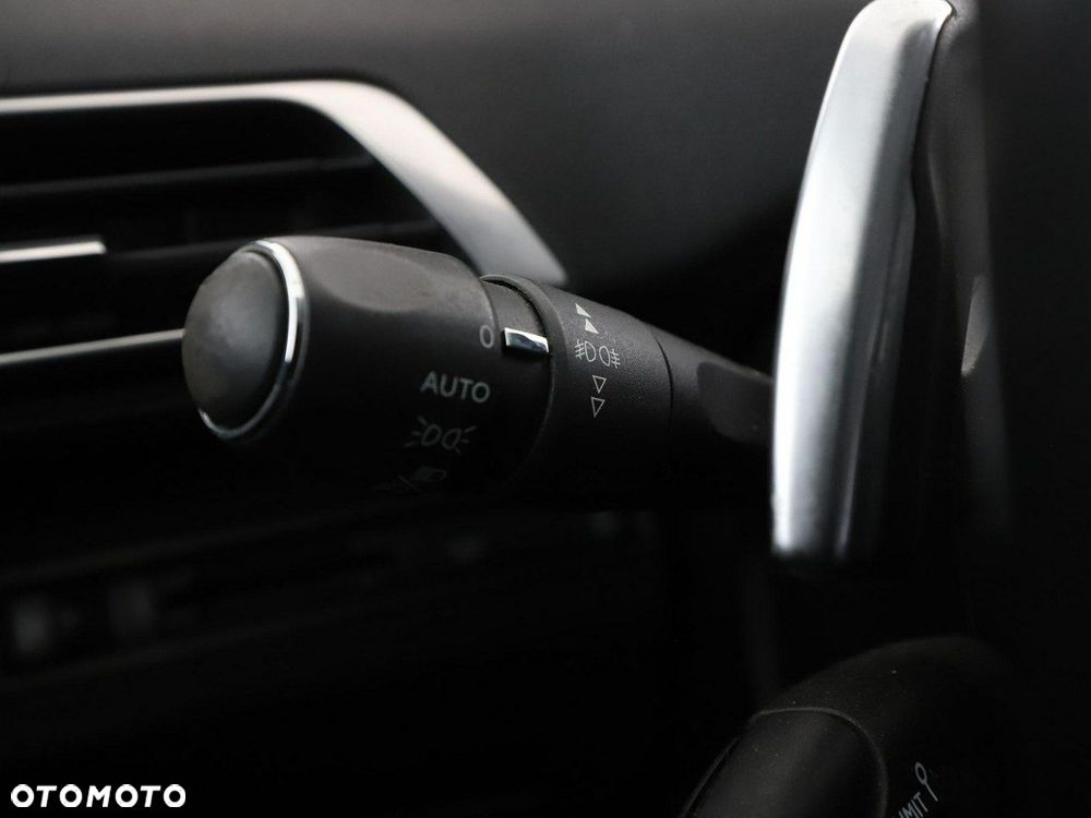 Peugeot 3008 1.2 PureTech Allure S&S EAT6 - 37