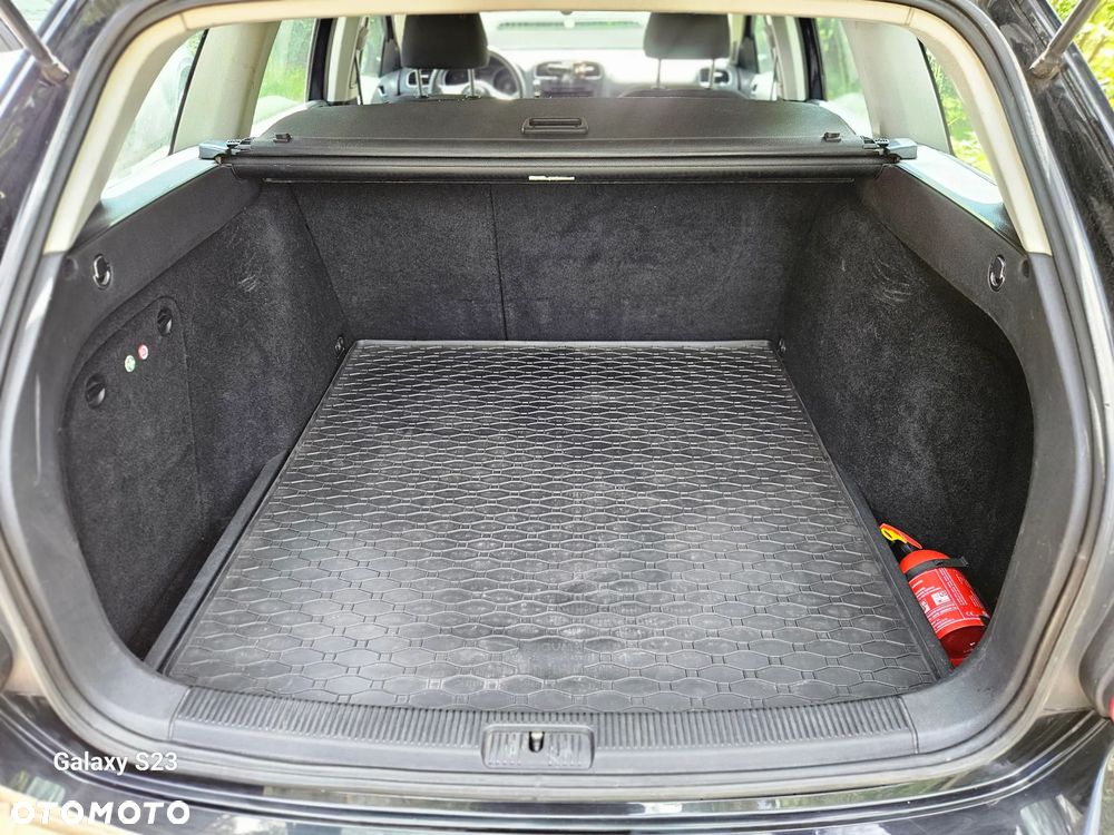 Volkswagen Golf 1.6 TDI Comfortline - 26