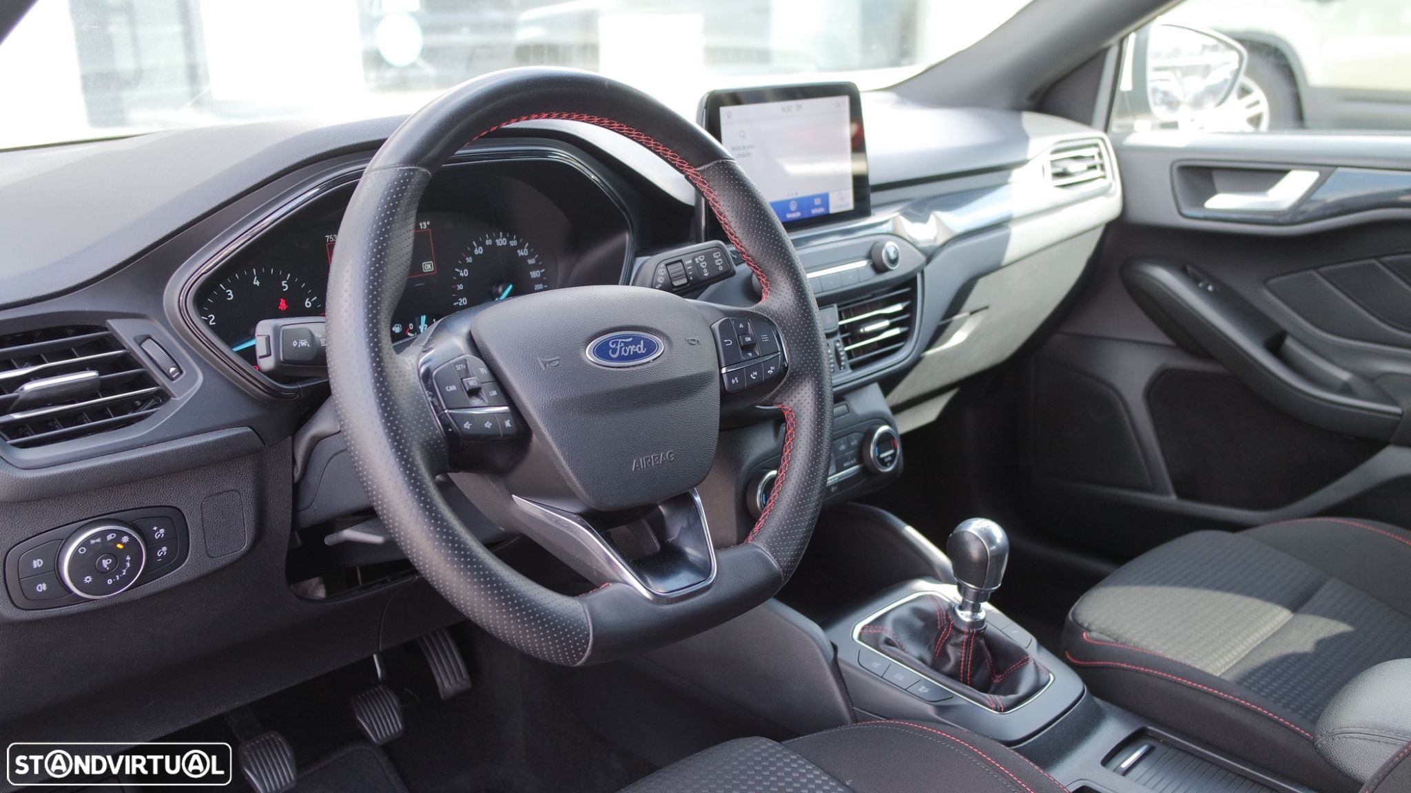 Ford Focus 1.0 EcoBoost ST-Line - 11